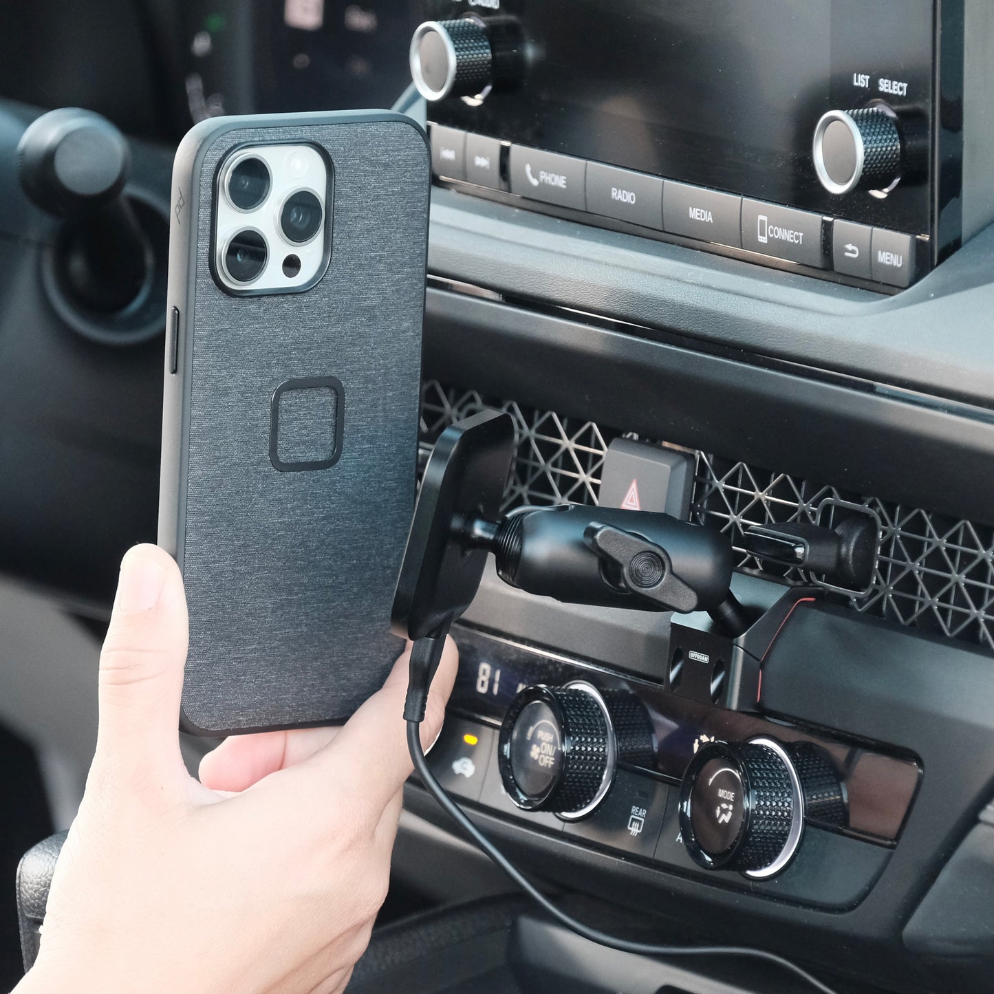Honda Accord 2023-2025 Magnetic Qi2 Charging Phone Mount