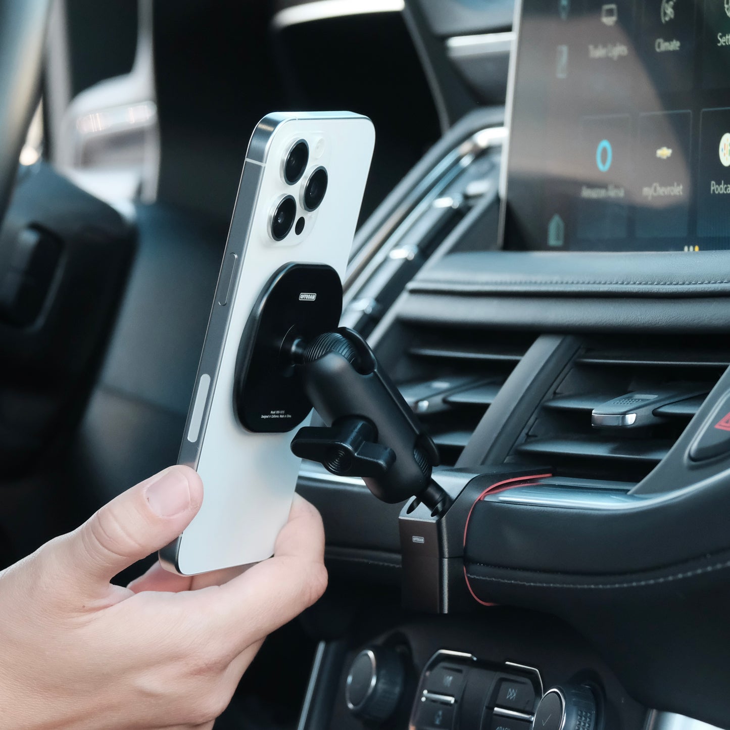 Chevrolet Suburban | Tahoe & GMC Yukon | Yukon XL 2021-2024 MagSafe Phone Mount