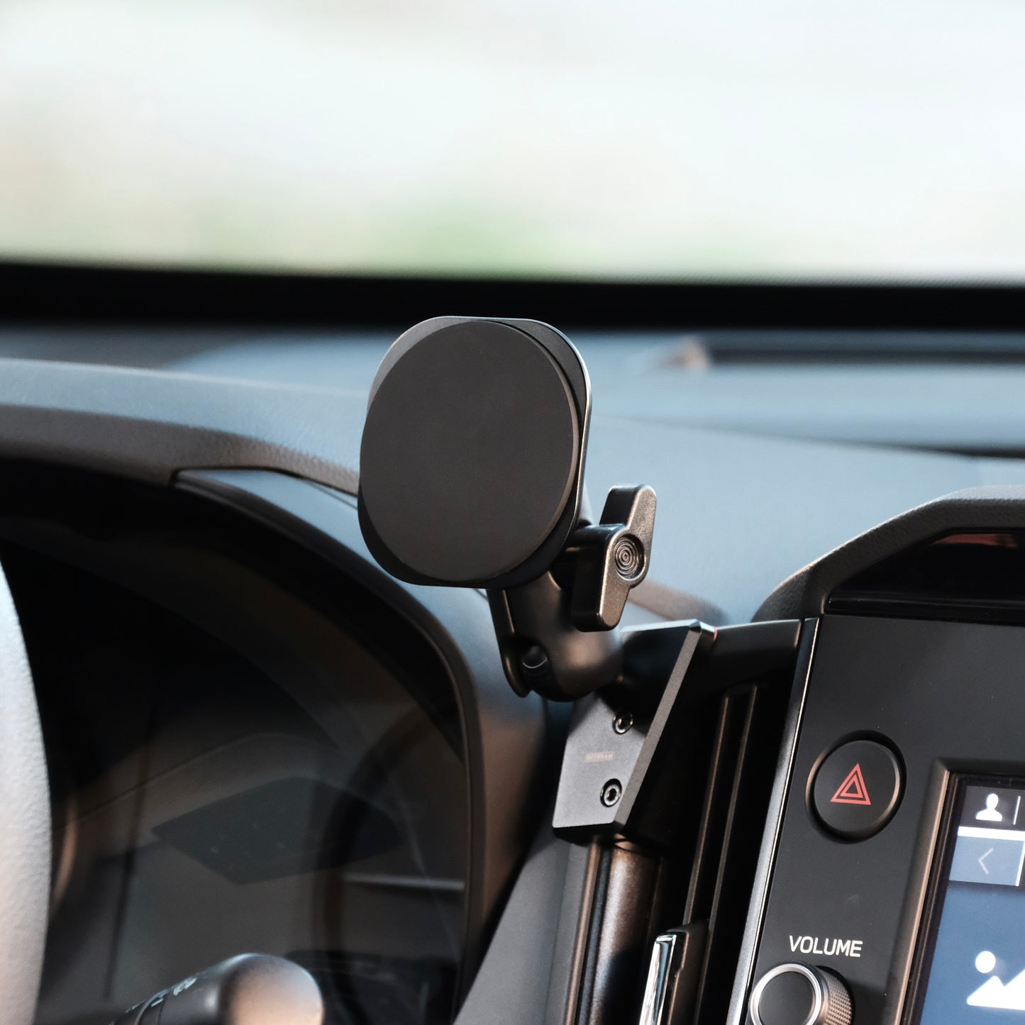 Subaru Forester 2025-2026 MagSafe-compatible Phone Mount