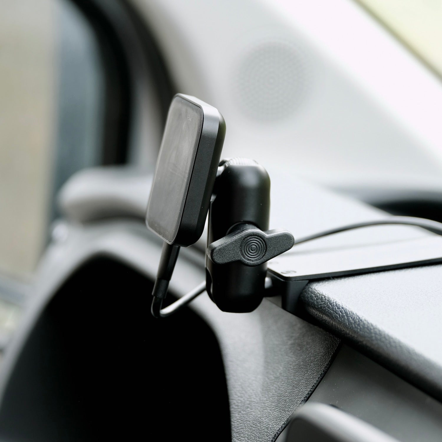 Magnetic Charging Phone Mount for Ford Transit (2020 - 2023) - Offroam