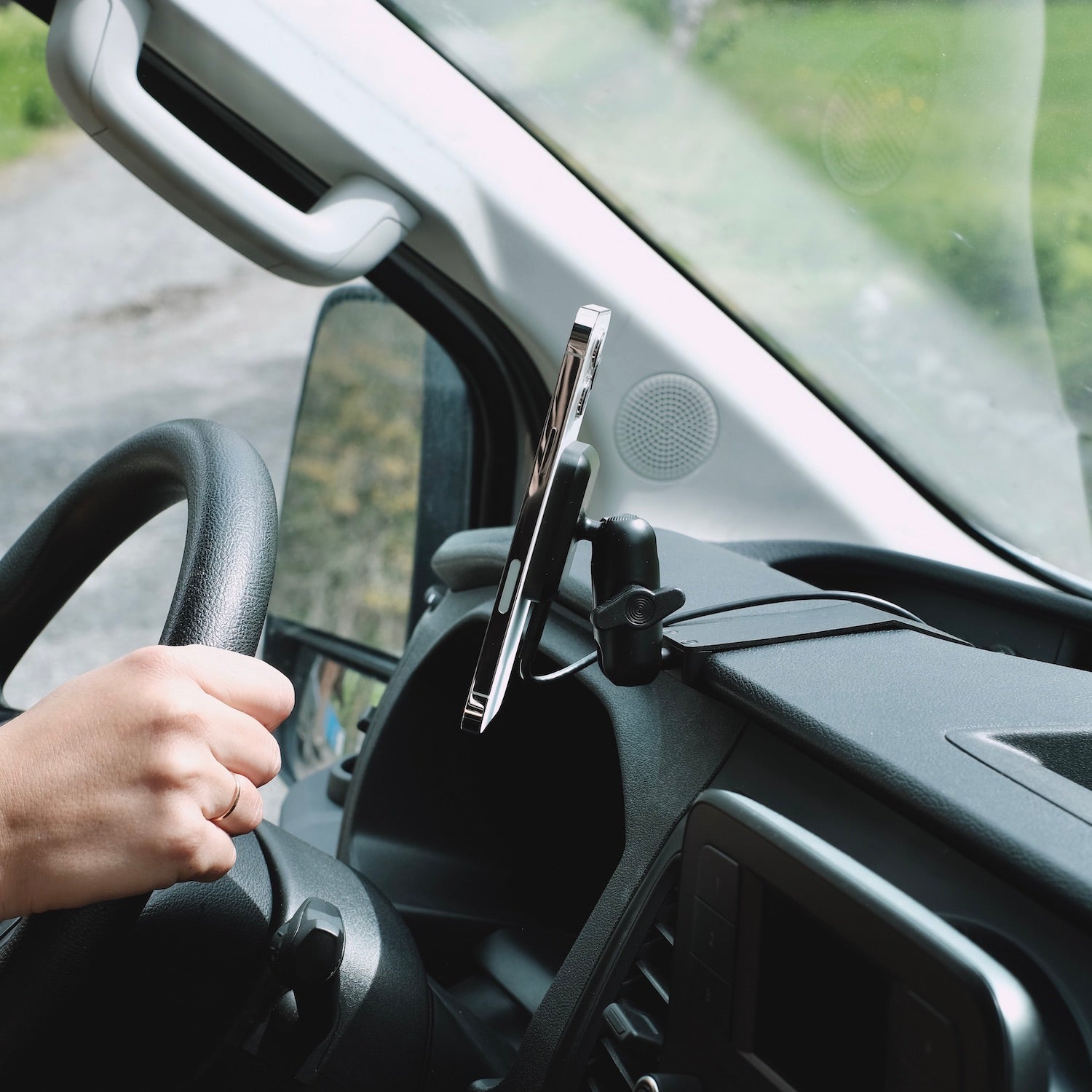 Magnetic Charging Phone Mount for Ford Transit (2020 - 2023) - Offroam