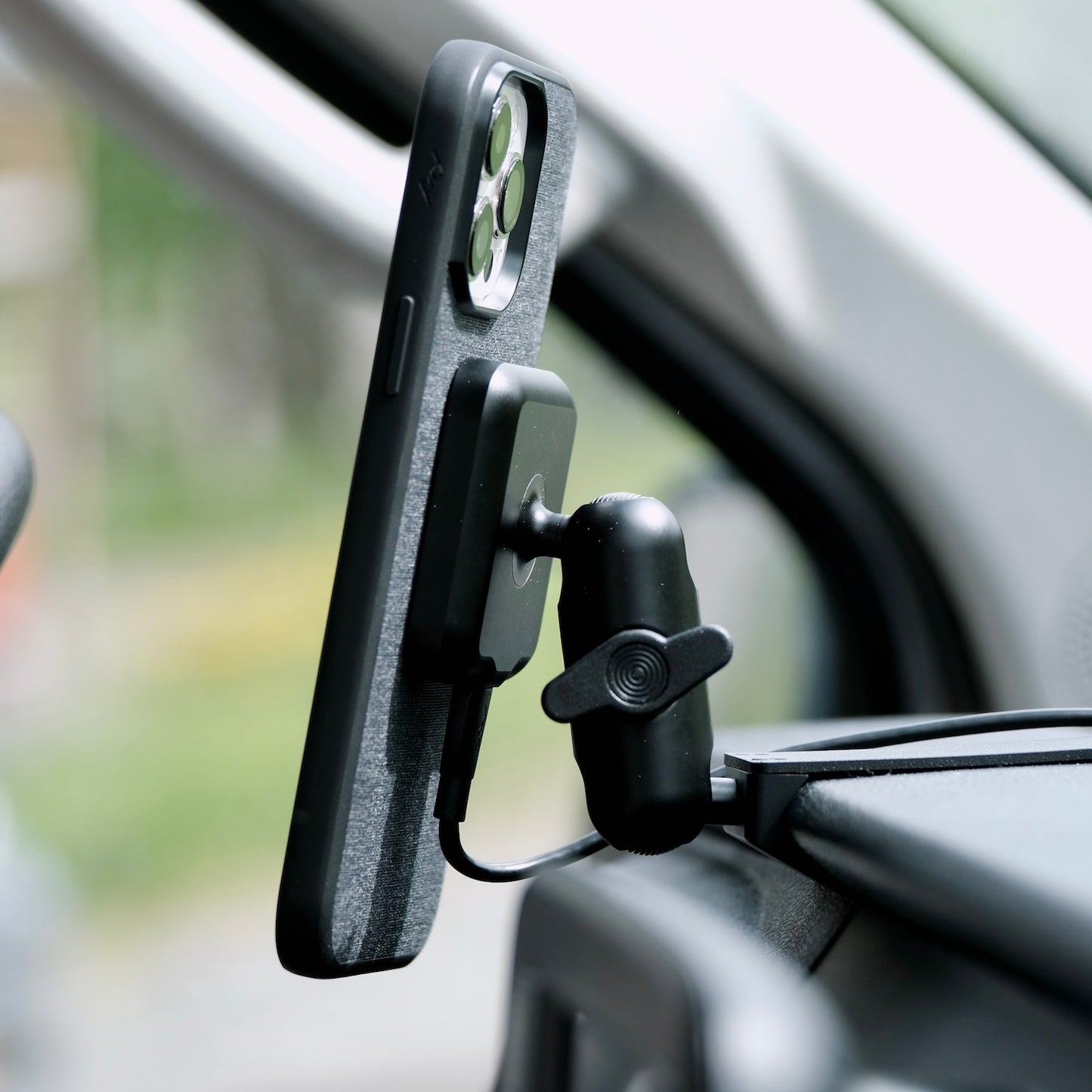 Magnetic Charging Phone Mount for Ford Transit (2020 - 2023) - Offroam