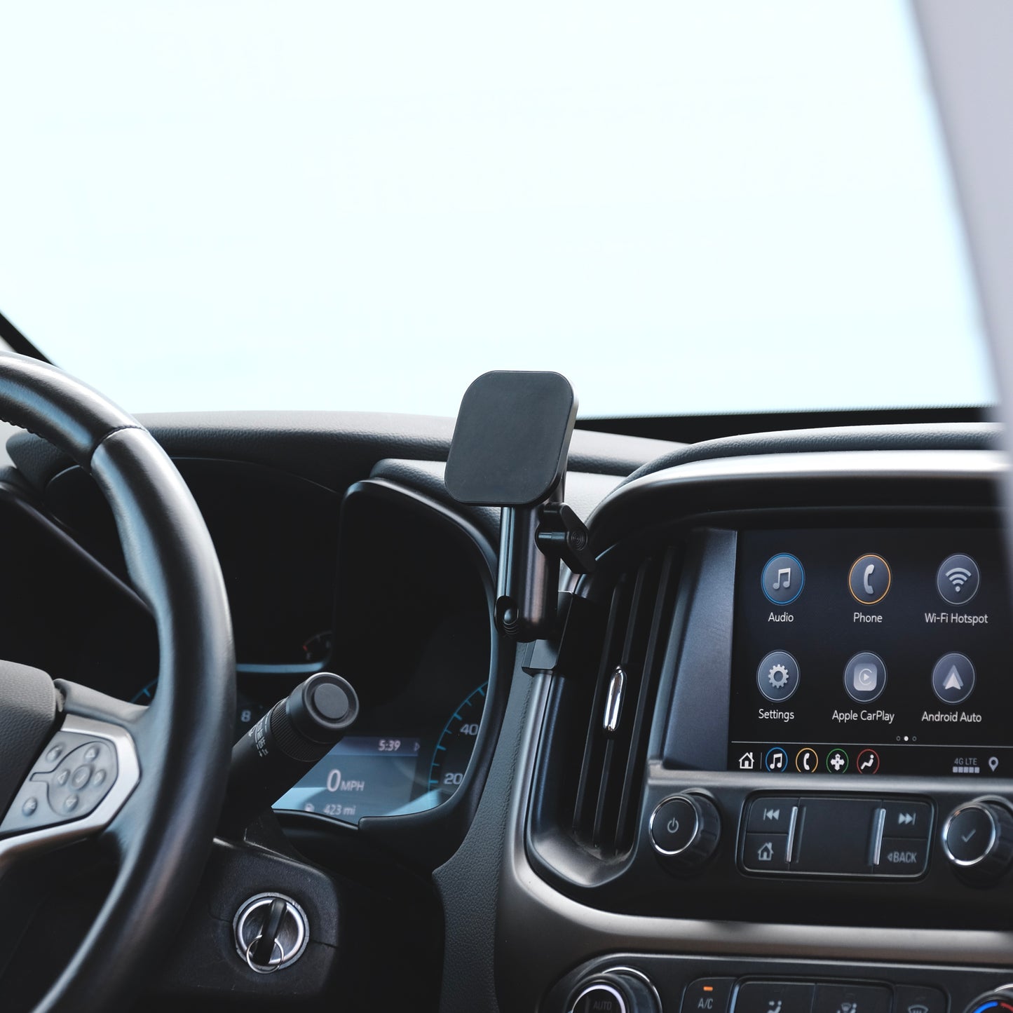 Chevrolet Colorado | GMC Canyon (2015-2022) Phone Mount with MagSafe - Offroam