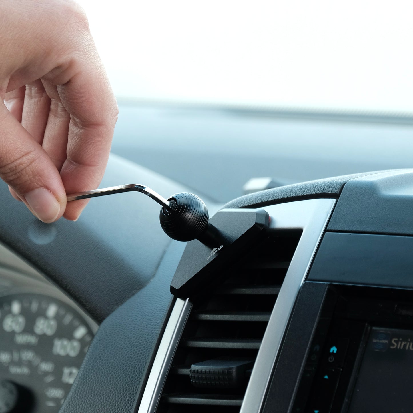 Nissan Frontier (2013-2021) | Xterra (2013-2015) Phone Mount with MagSafe - Offroam