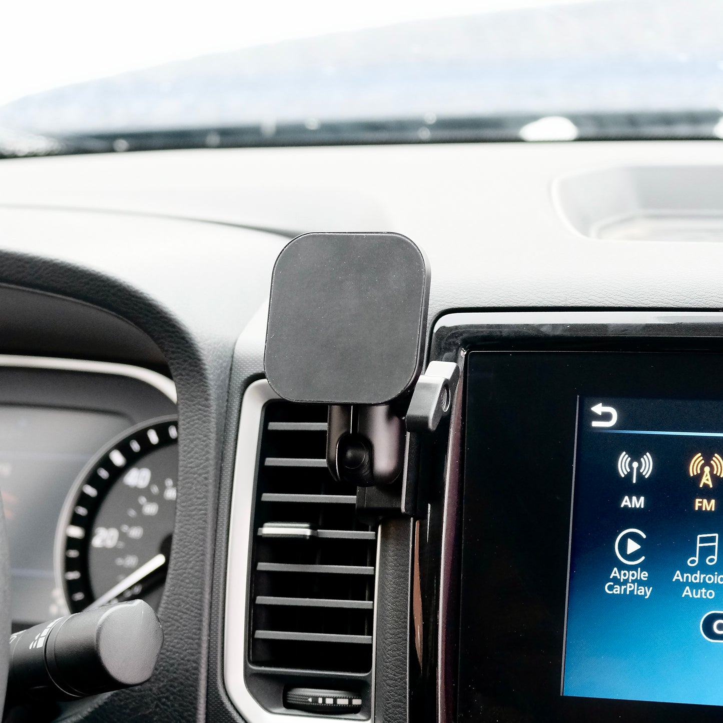 2022-2024 Nissan Frontier Phone Mount