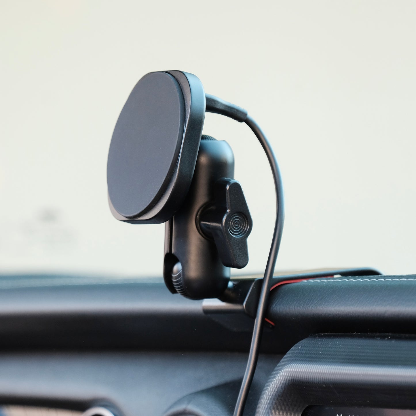 Jeep Wrangler 2018-2023 | Gladiator 2019-2023 MagSafe-compatible Phone Mount, Dashboard