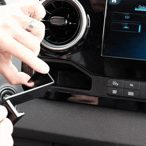 Mercedes-Benz Sprinter 2019-2025 Phone Mount