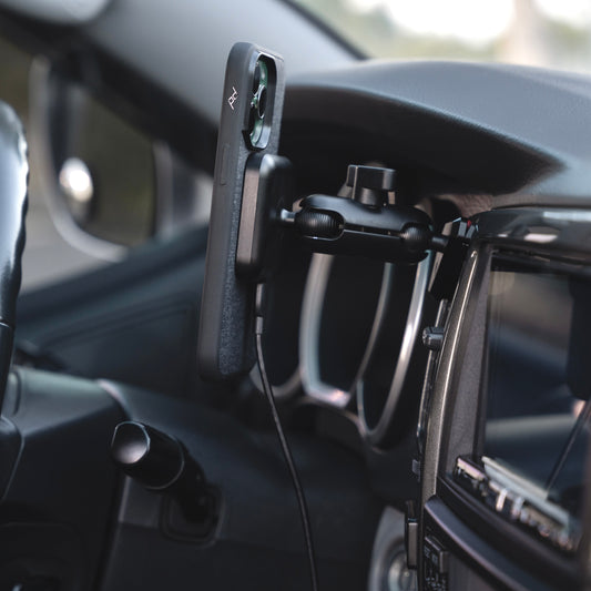 Toyota 4Runner (2003-2009) Magnetic Charging Phone Mount - Offroam