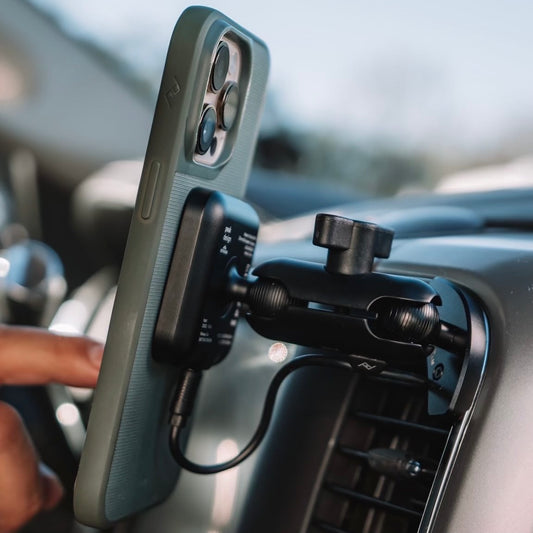 Magnetic Charging Phone Mount for Ram 1500/2500/3500 (2013-2018) - Offroam