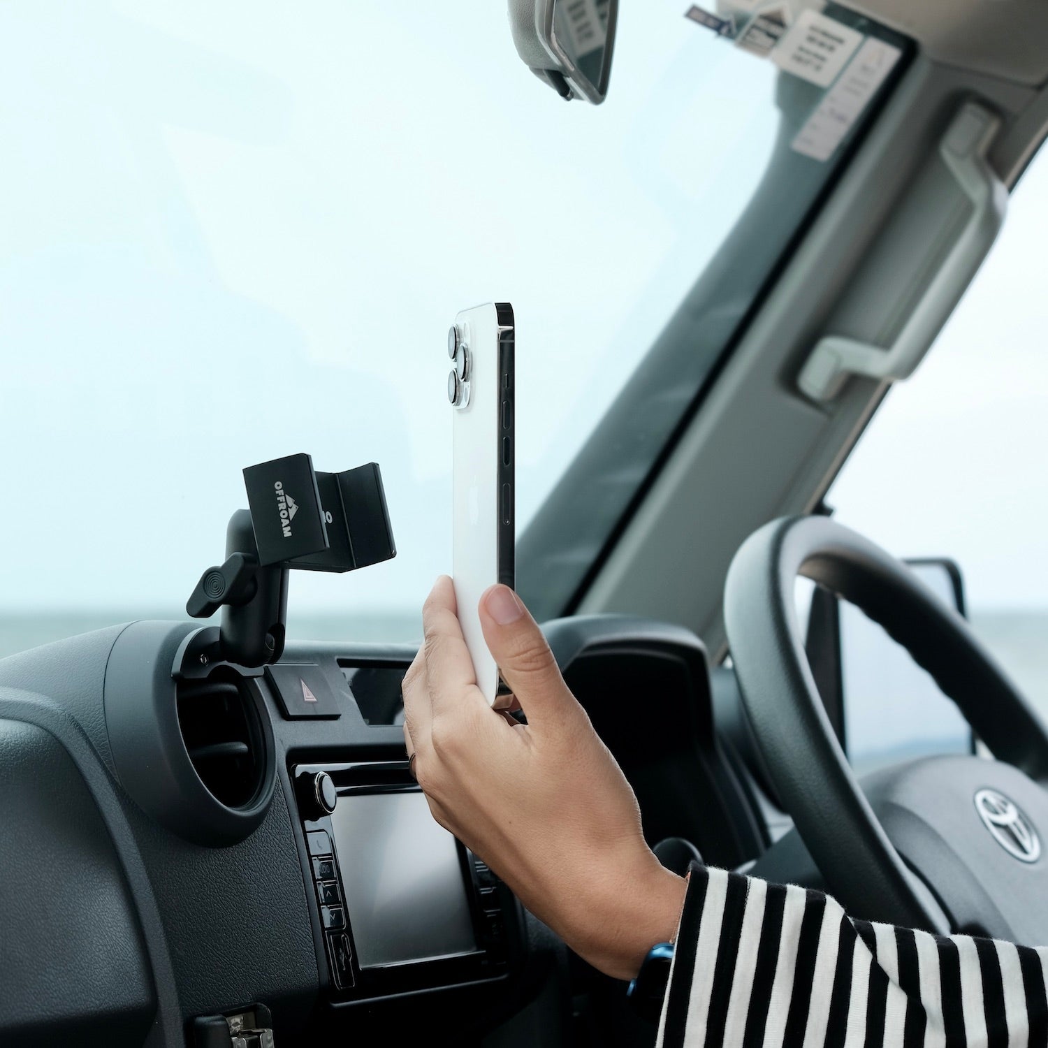 Toyota Landcruiser 70 Phone Holder | Troopie Phone Mount by Offroam
