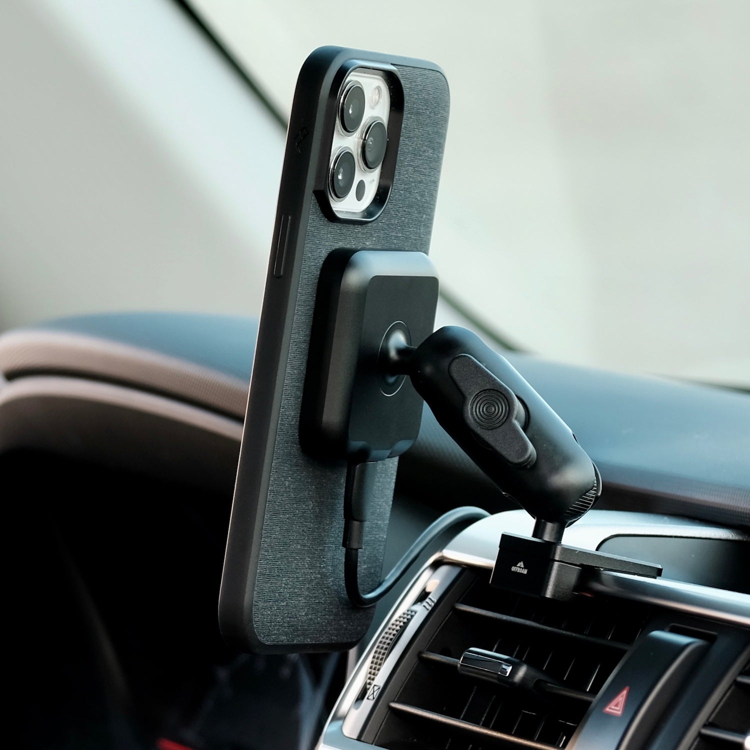 Which car phone holder should I buy?