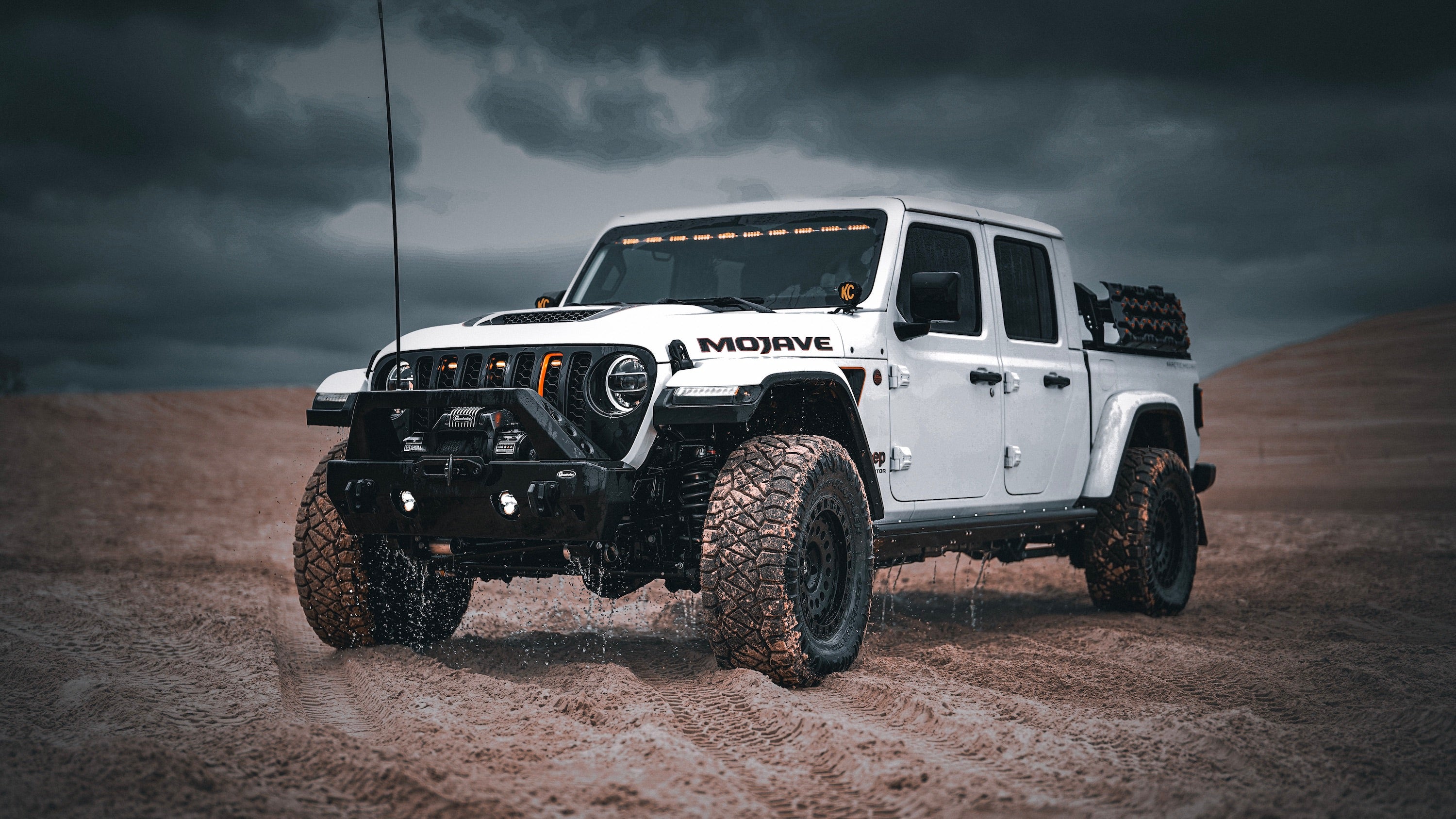 Jeep Gladiator 2019-2023 with Offroam phone mount installed pictured off-road showcasing stability of the design and holding a phone for navigation on any road