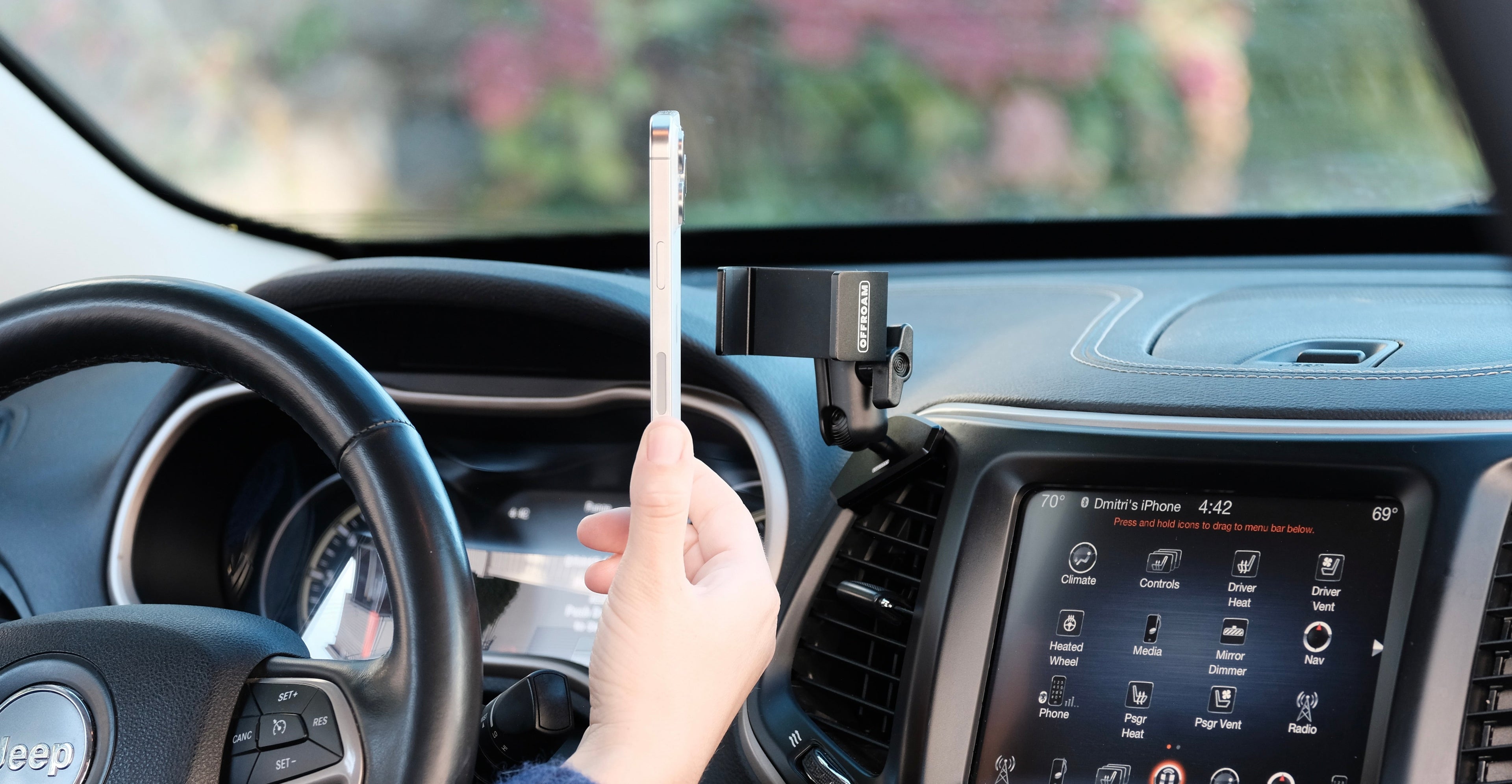 Jeep Cherokee 2014-2018 Phone Mounts