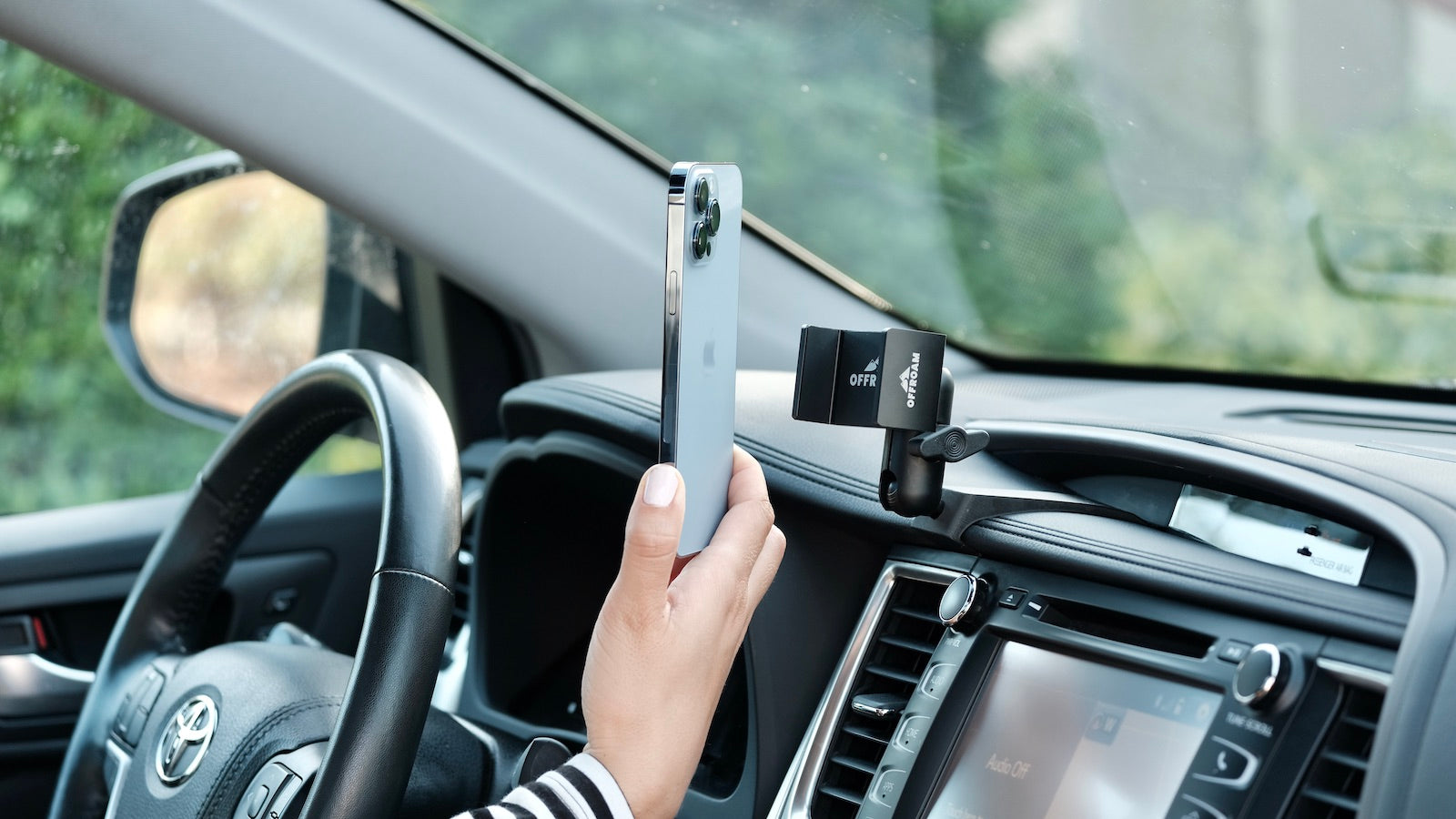 Image of Offroam Phone Mount for Toyota Highlander 2014-2019.