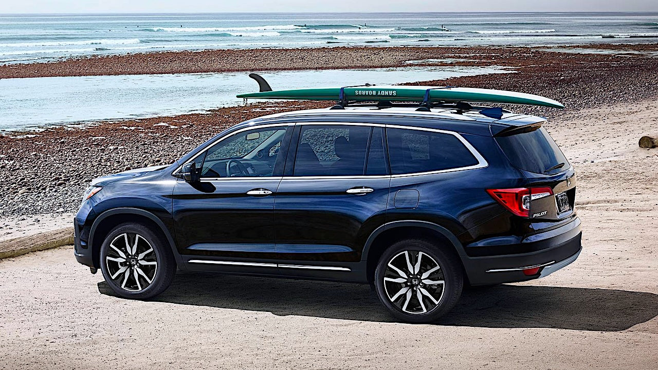 Image of Honda Pilot 2016-2022 at the beach.
