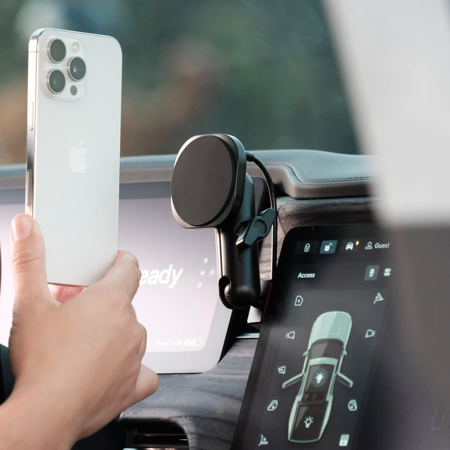 Rivian R1T | R1S 2022-2025 MagSafe-compatible Phone Mount
