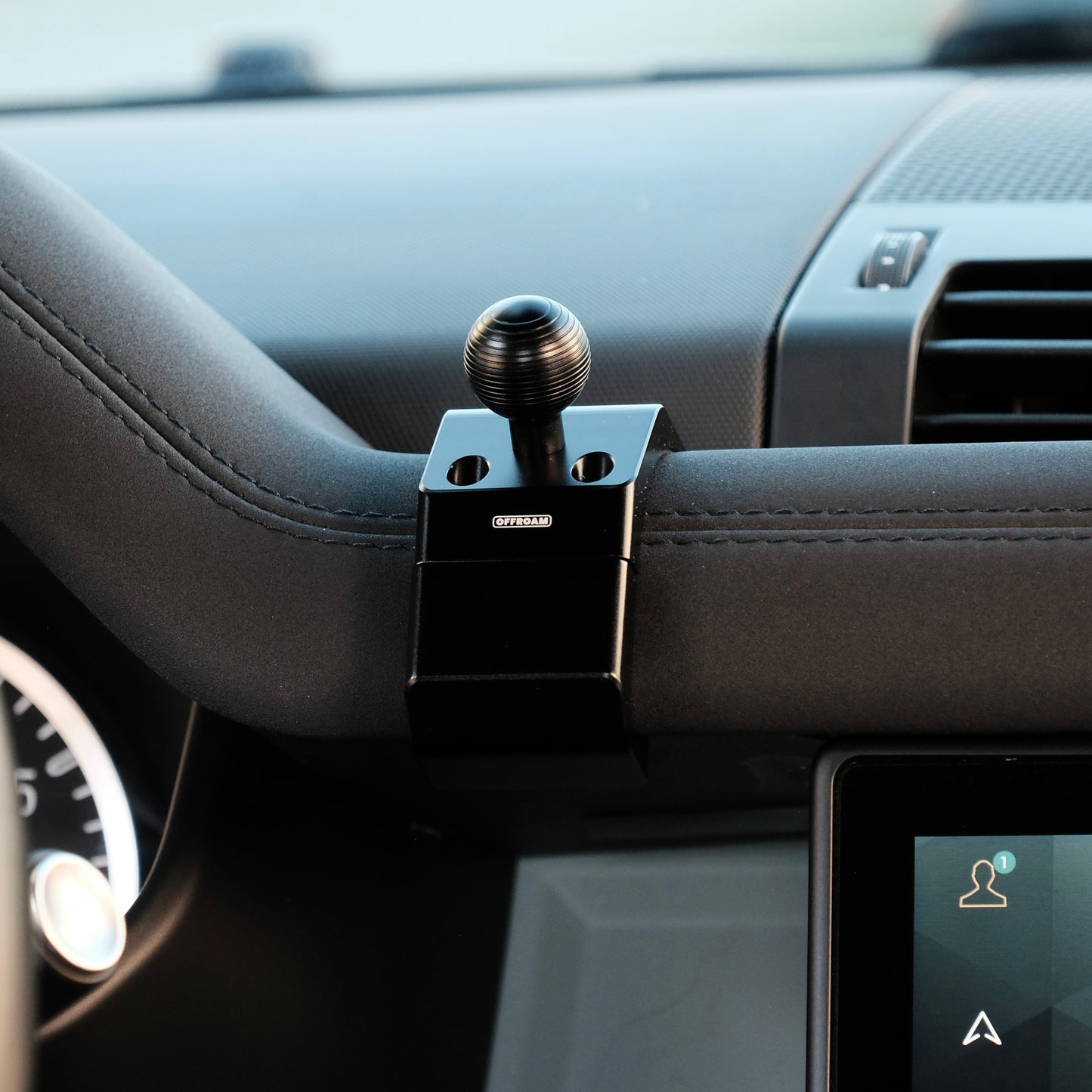 Land Rover Defender 2020-2026 Mounting Base