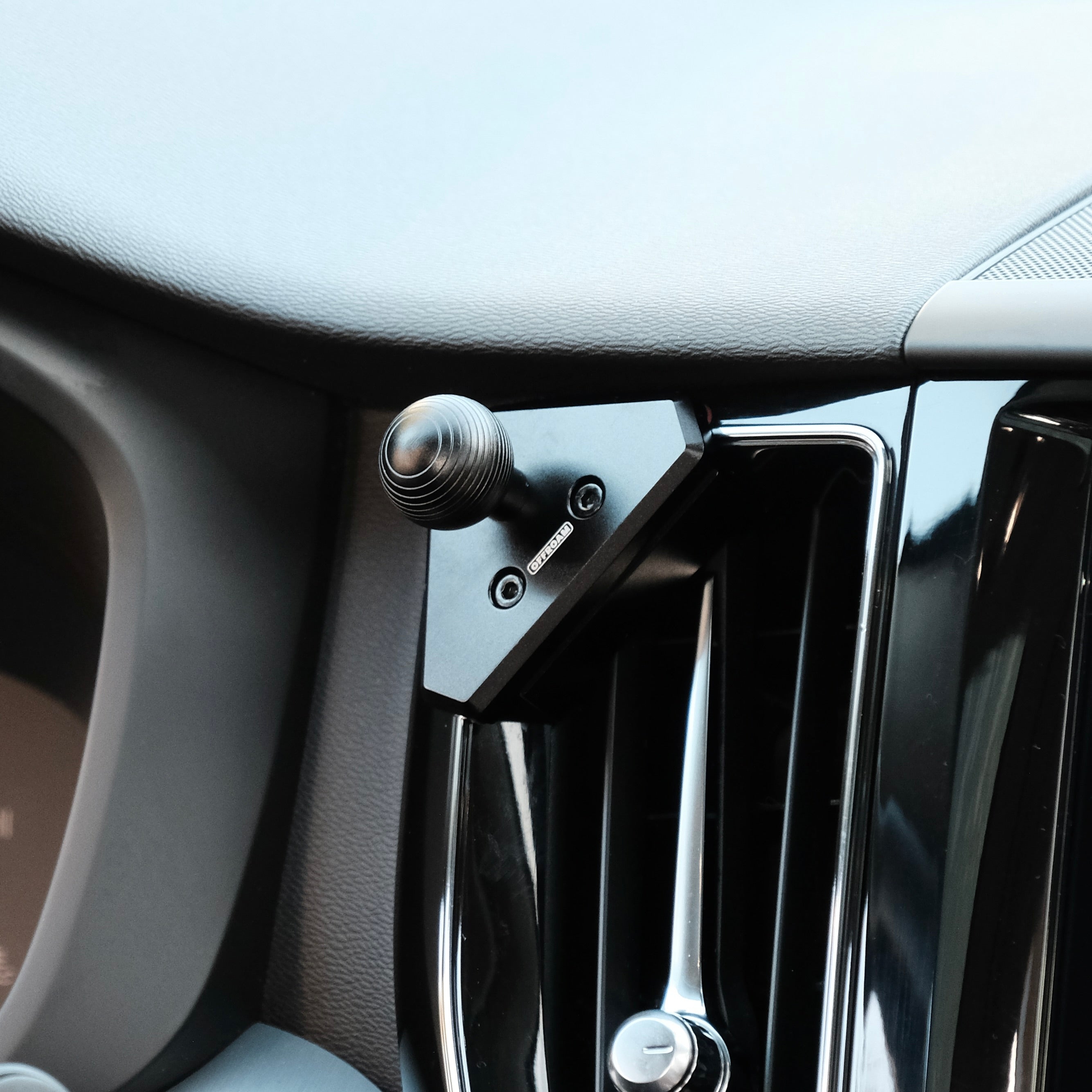 2018-2026 Volvo XC60 Mounting Base – OFFROAM