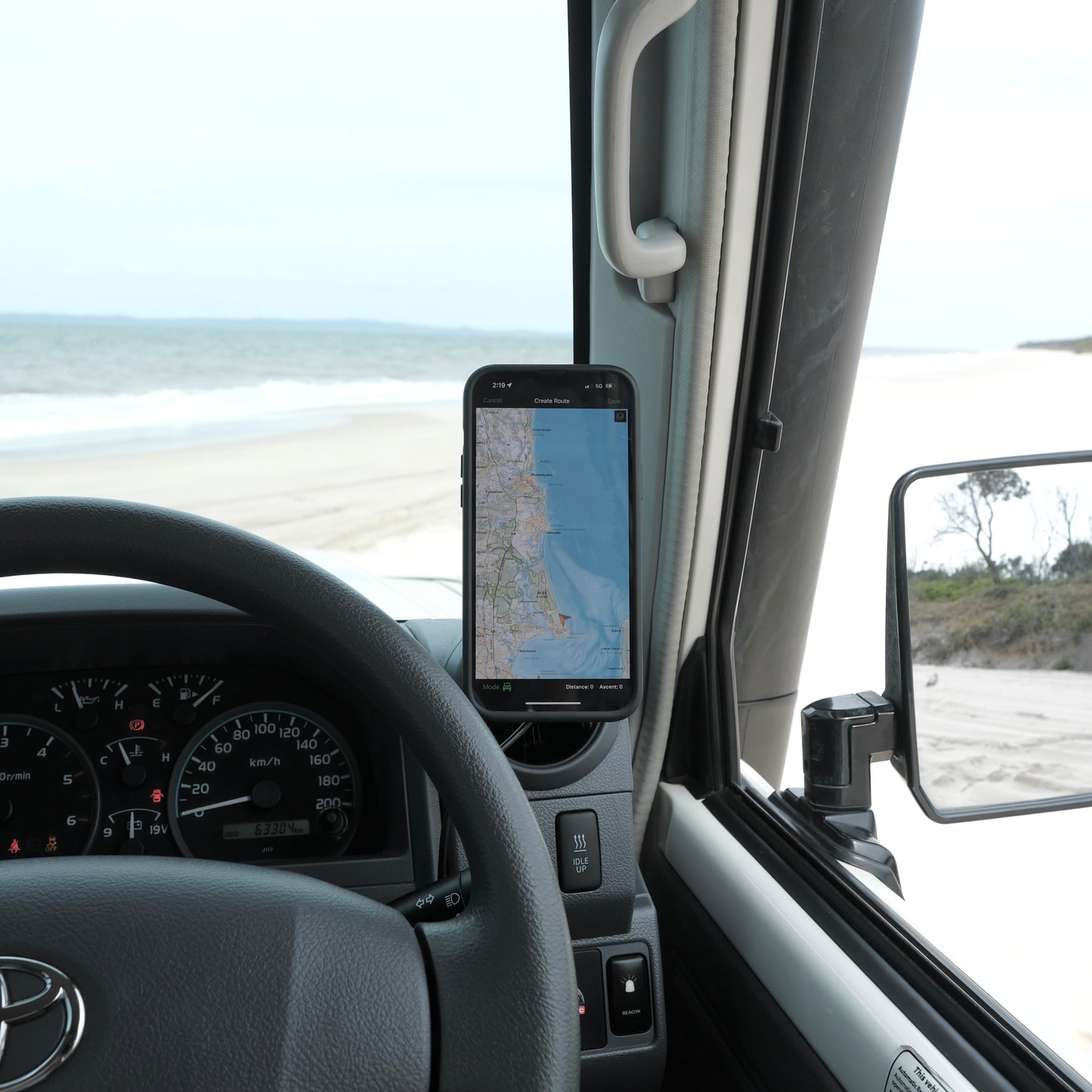 Toyota Land Cruiser 70 2007-2026 MagSafe-compatible Phone Mount