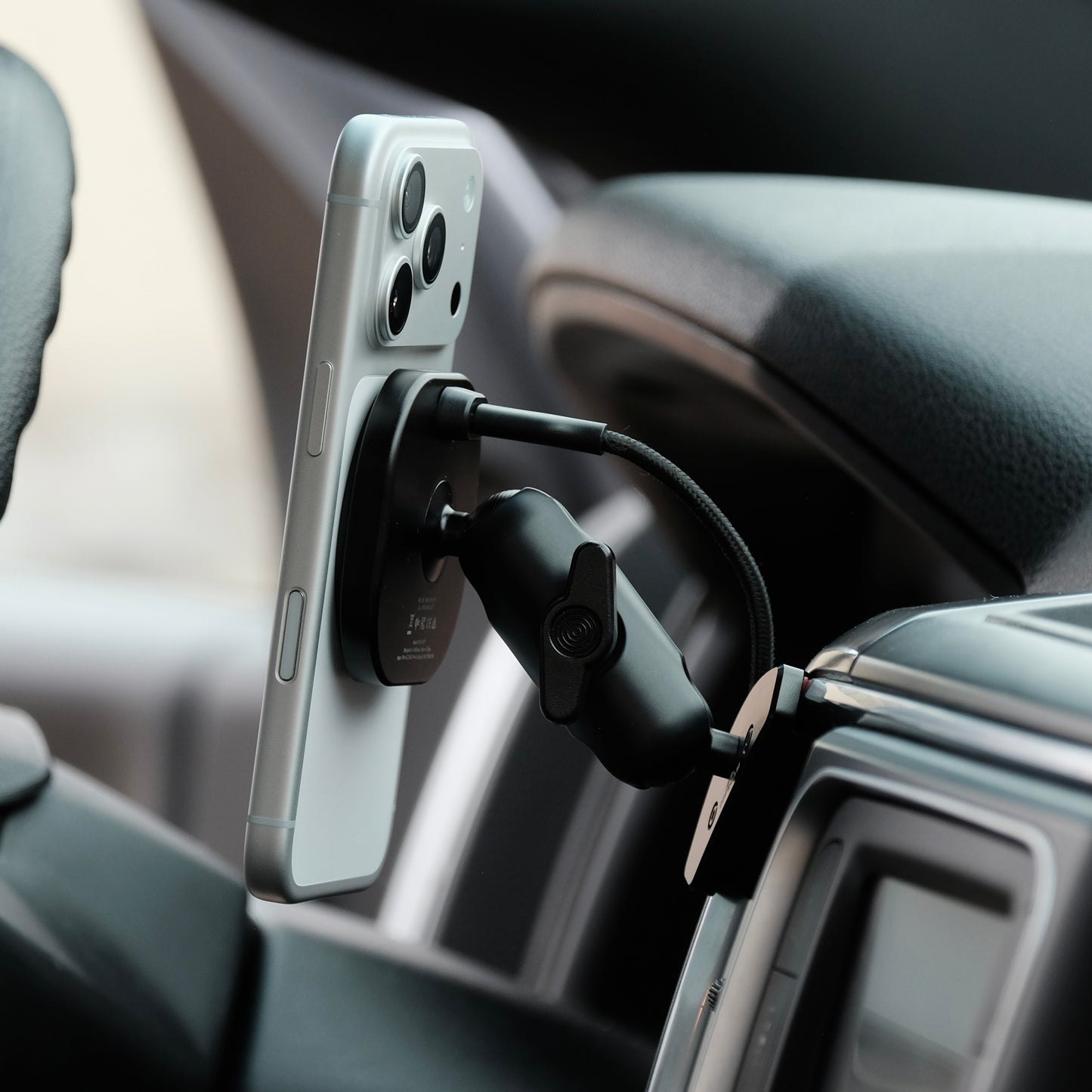 Ram 1500/2500/3500 2013-2018 & 1500 Classic 2019-2024 MagSafe-compatible Phone Mount