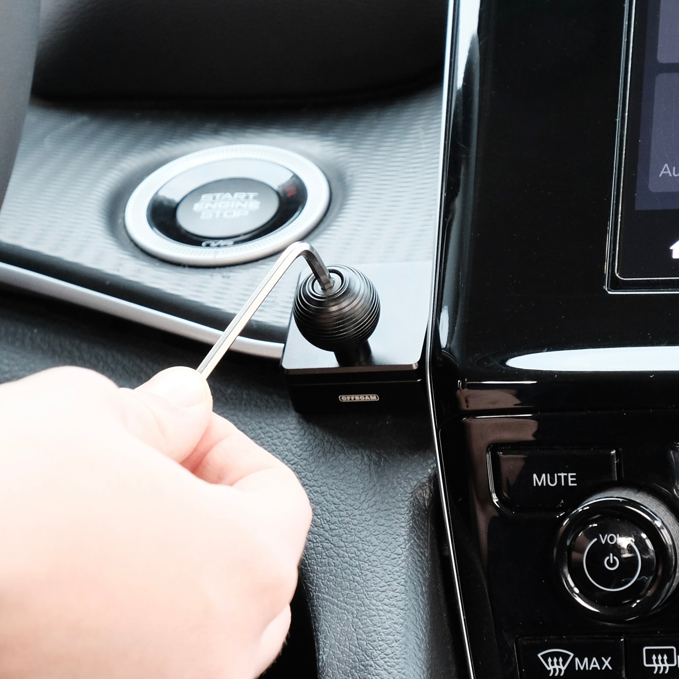 iPhoneアクセサリー urur_k69 2022-2026 Jeep Grand Cherokee MagSafe-compatible Phone Mount – OFFROAM