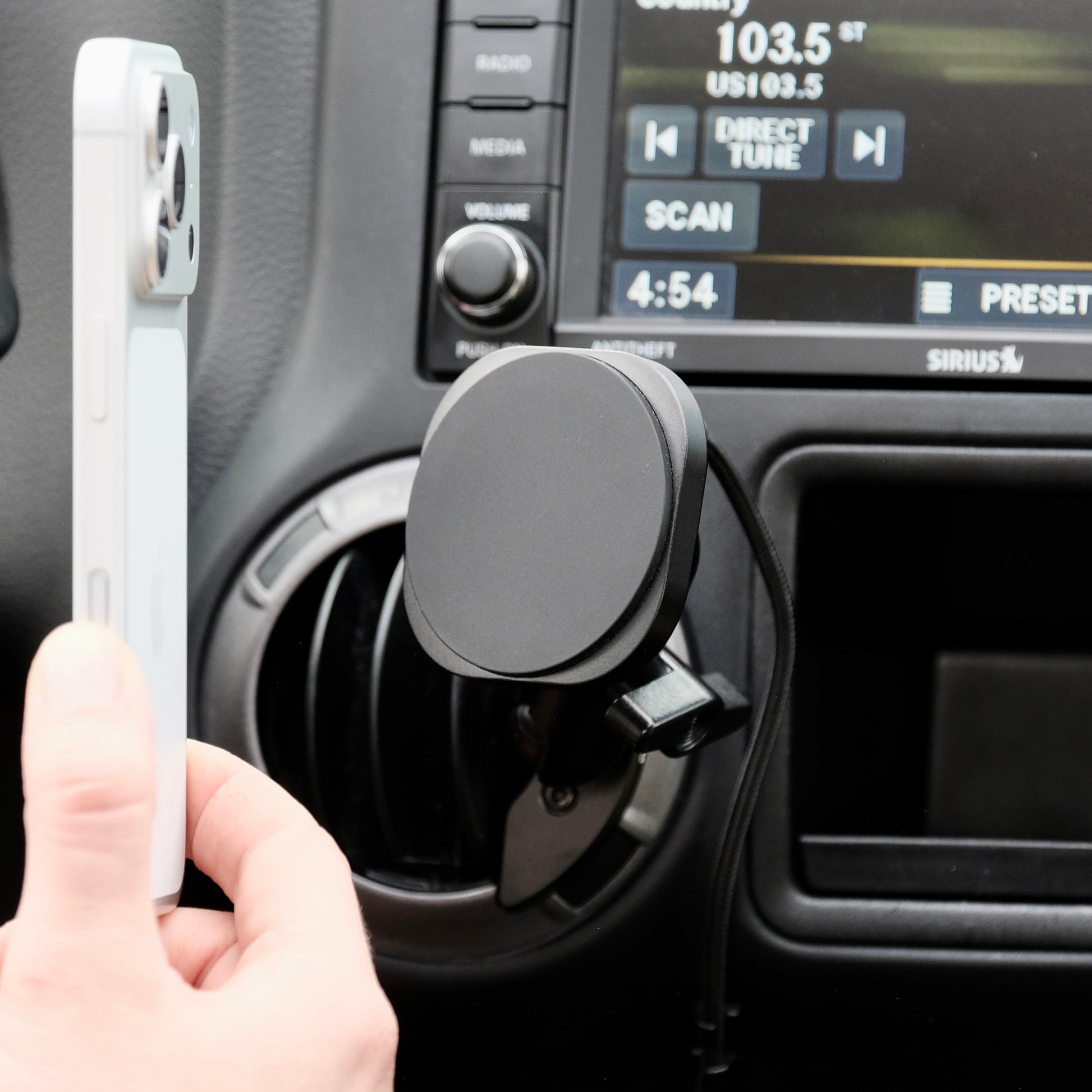 Magsafe Jeep Cell Phone Case 2011-2018 Jeep Wrangler JK MagSafe Phone Mount Non-Charging Magsafe Jeep Cell Phone Case 2011-2018 Jeep Wrangler JK MagSafe Phone Mount Non-Charging