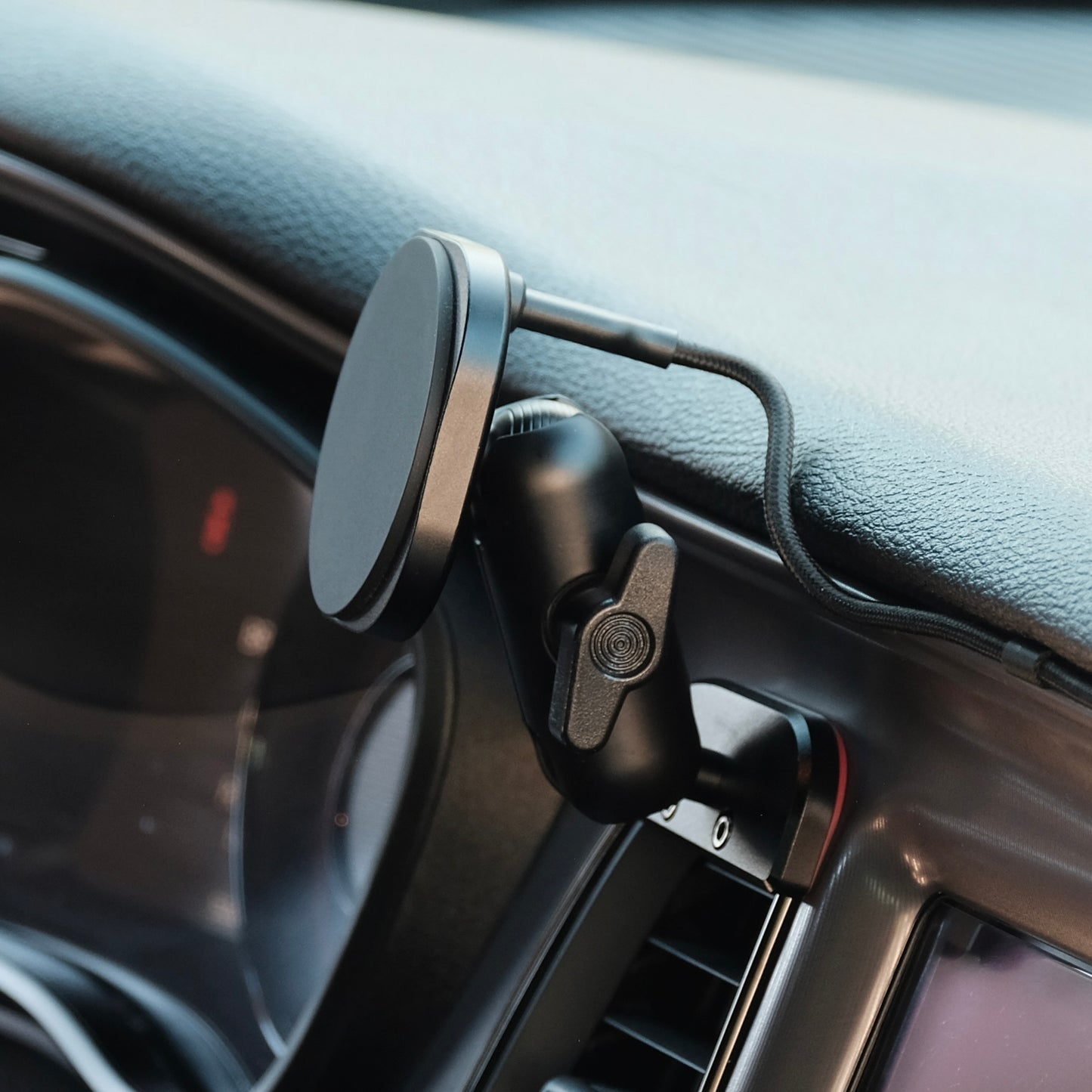 Dodge Challenger 2015-2023 MagSafe-compatible Phone Mount