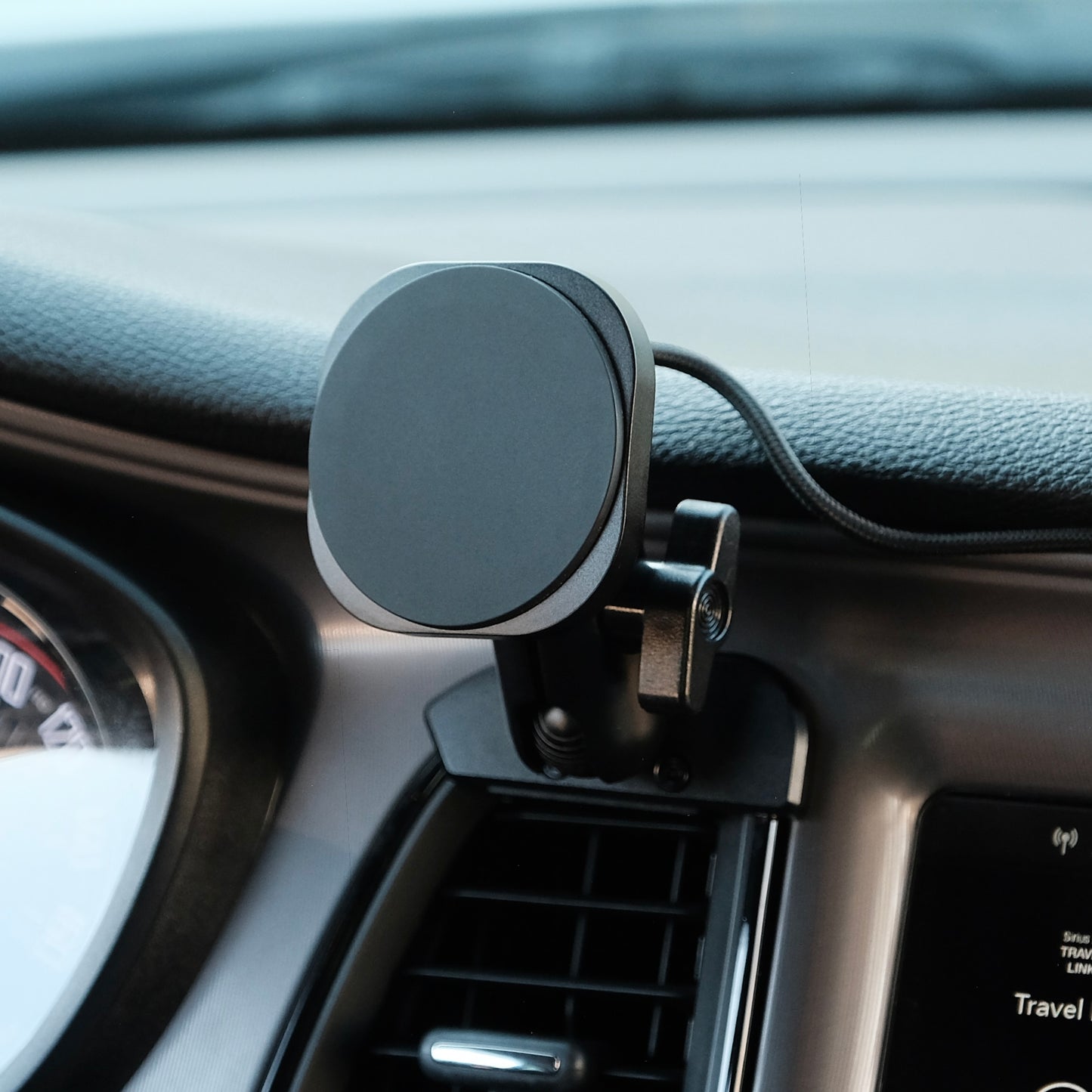 Dodge Challenger 2015-2023 MagSafe-compatible Phone Mount