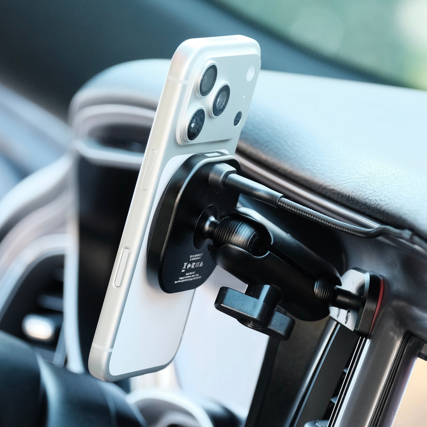 Dodge Challenger 2015-2023 MagSafe-compatible Phone Mount