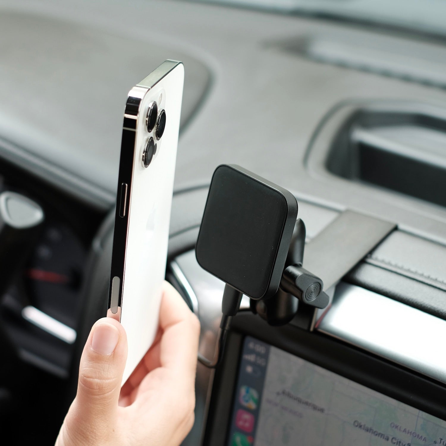Magnetic Charging Phone Mount for Chevy Silverado (2019-2023) | Silverado HD (2020-2023) and GMC Sierra 1500 (2019-2021) | Sierra HD (2020-2023) - 7"|8" Touchscreen - Offroam