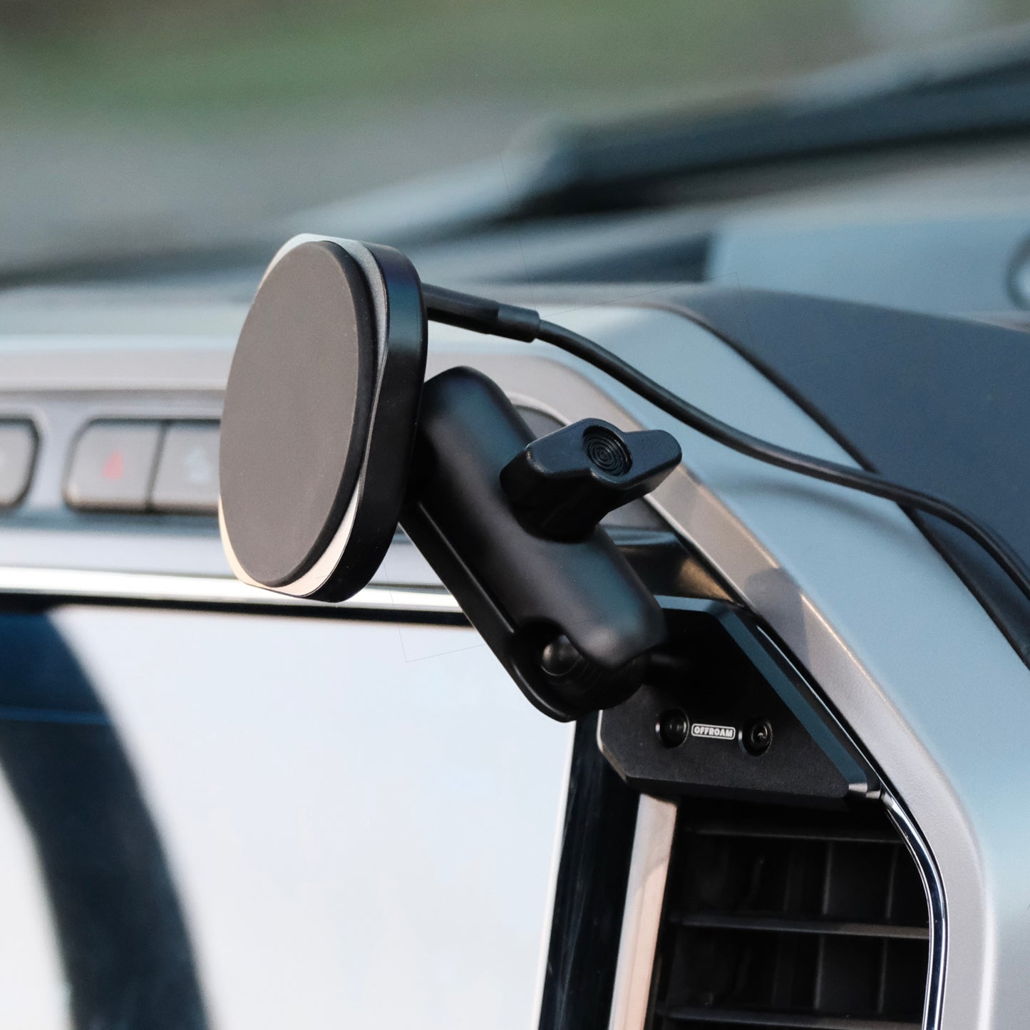 Ford Super Duty 2022 (12in. SYNC4 Touchscreen) MagSafe-compatible Phone Mount