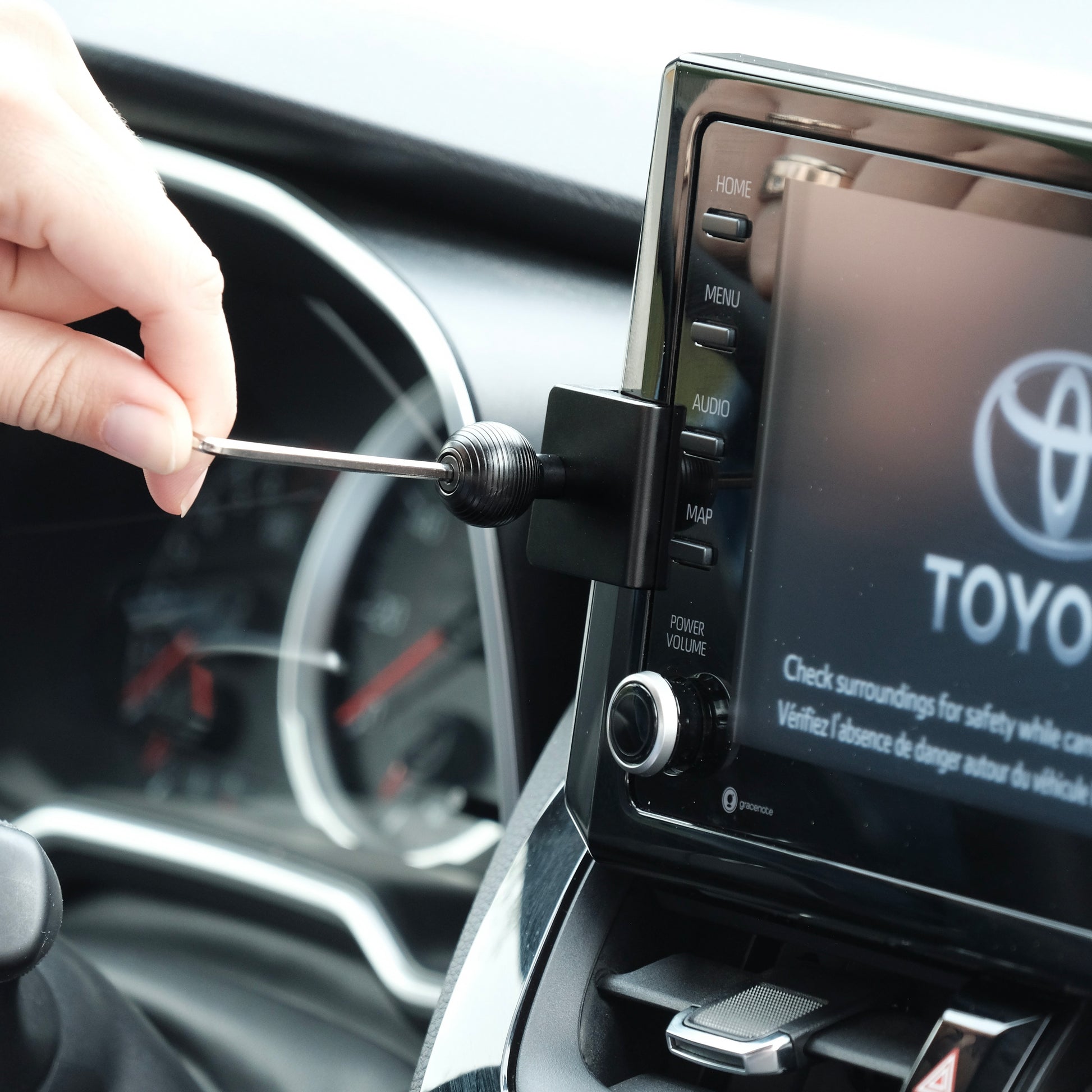 Toyota Corolla (2020-2024) | Corolla Cross (2022-2024) Phone Mount with MagSafe, Non-Charging - Offroam