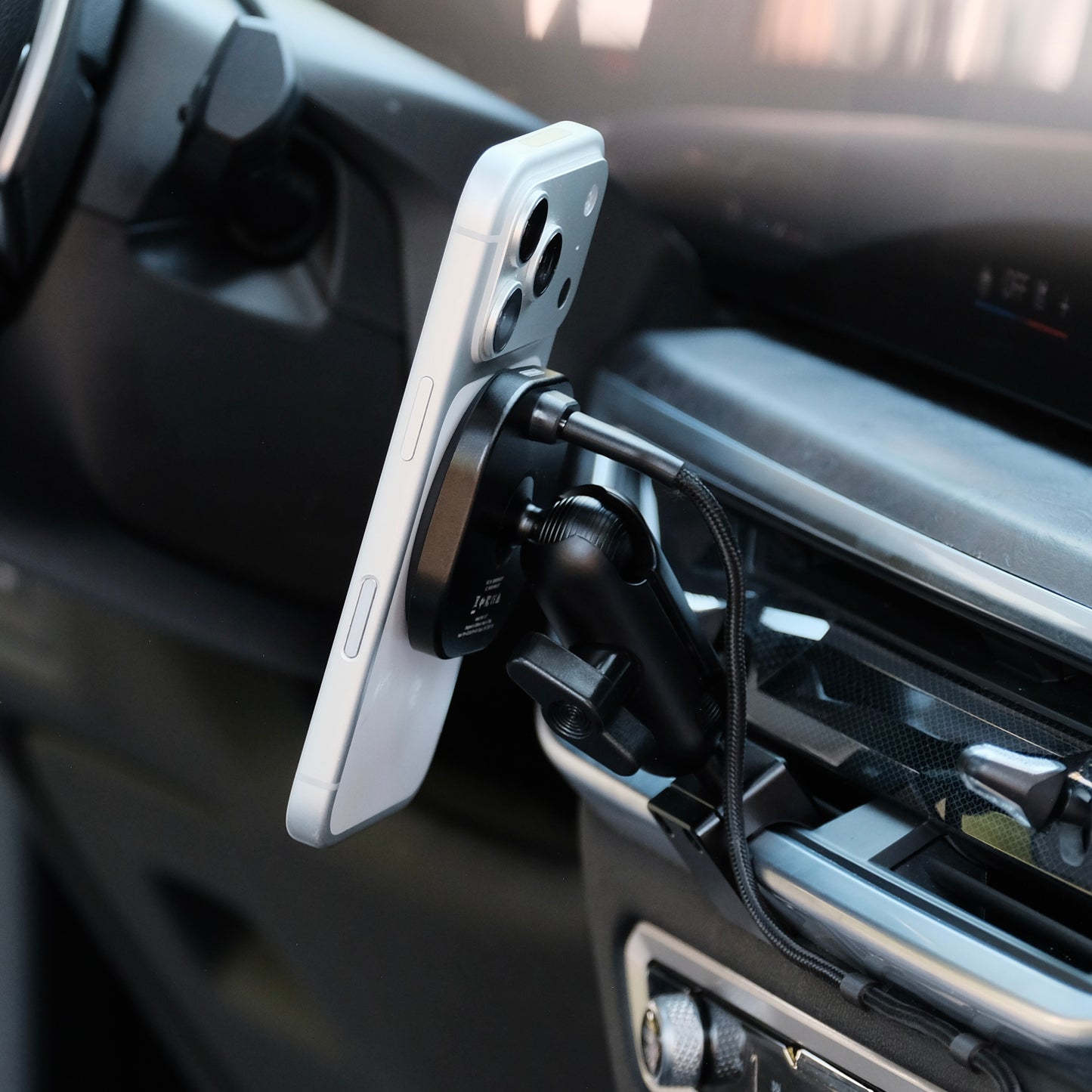 BMW X5 2024-2026 MagSafe-compatible Phone Mount