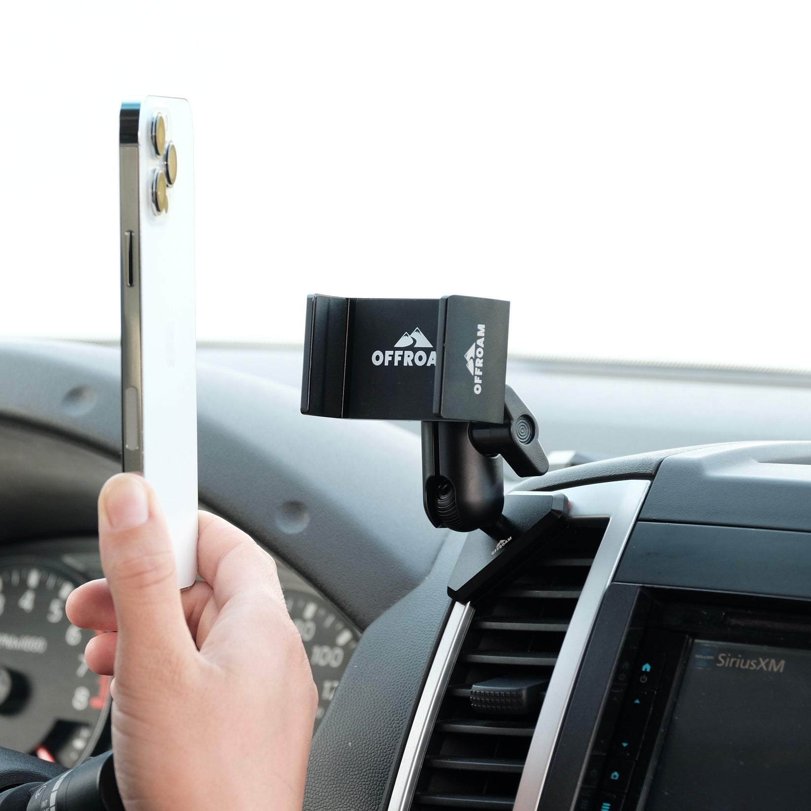 Nissan Frontier (2009-2021) | Xterra (2009-2015) Phone Mount – OFFROAM