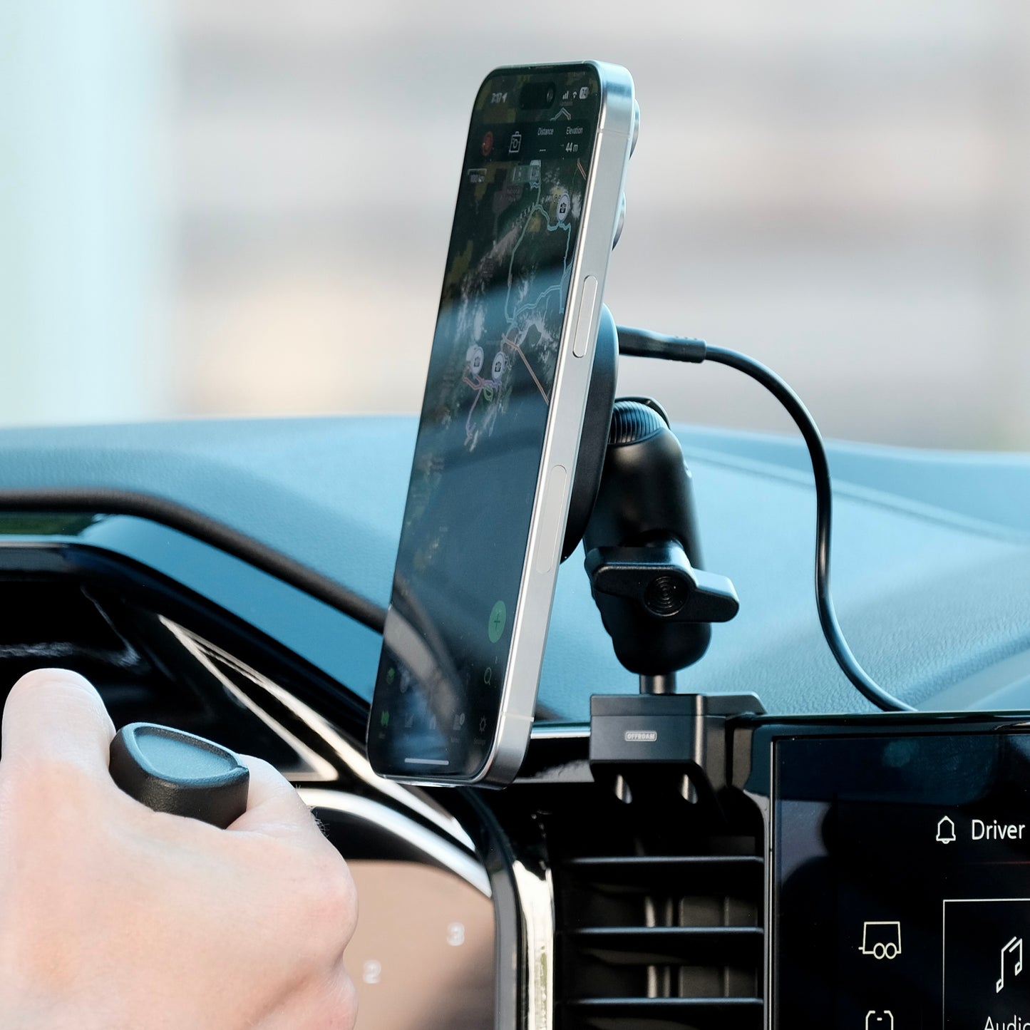 Chevrolet Silverado 2022-2025 | Silverado HD 2024-2025 and GMC Sierra 1500 2022-2025 | Sierra HD 2024-2025 with 13.4-in. display MagSafe-compatible Phone Mount