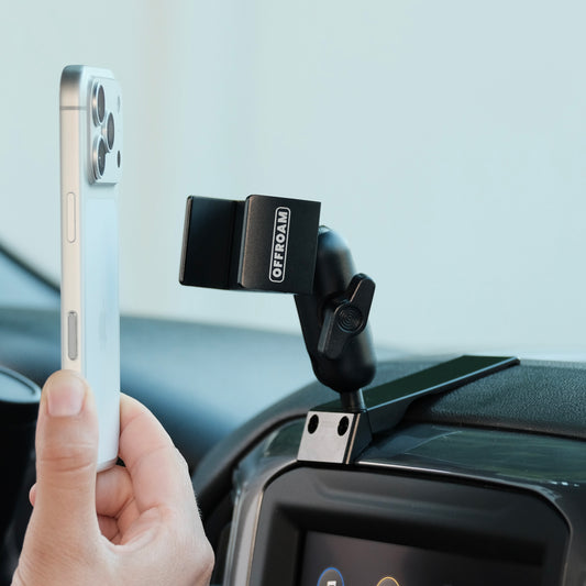 Chevrolet Silverado 2019-2026 | Silverado HD 2020-2026 & GMC Sierra 1500 2019-2026 | Sierra HD 2020-2026 with 7-in.|8-in. display Phone Mount