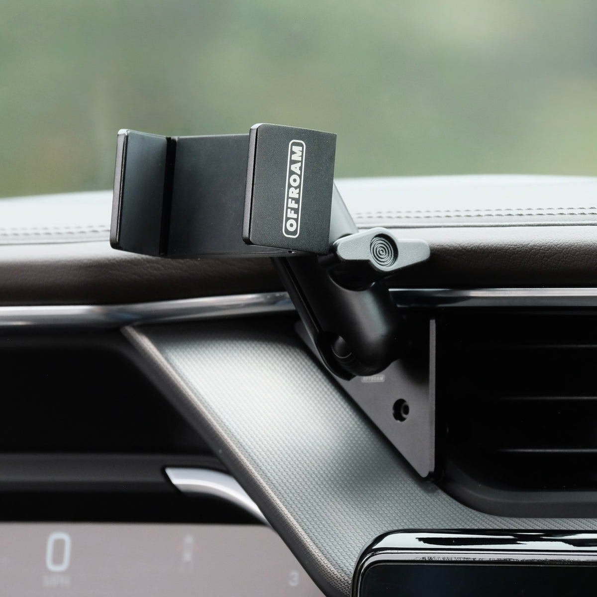 GMC Sierra 1500 2022-2026 | Sierra HD 2024-2026 (AT4, AT4x, Denali, Denali Ultimate) Phone Mount