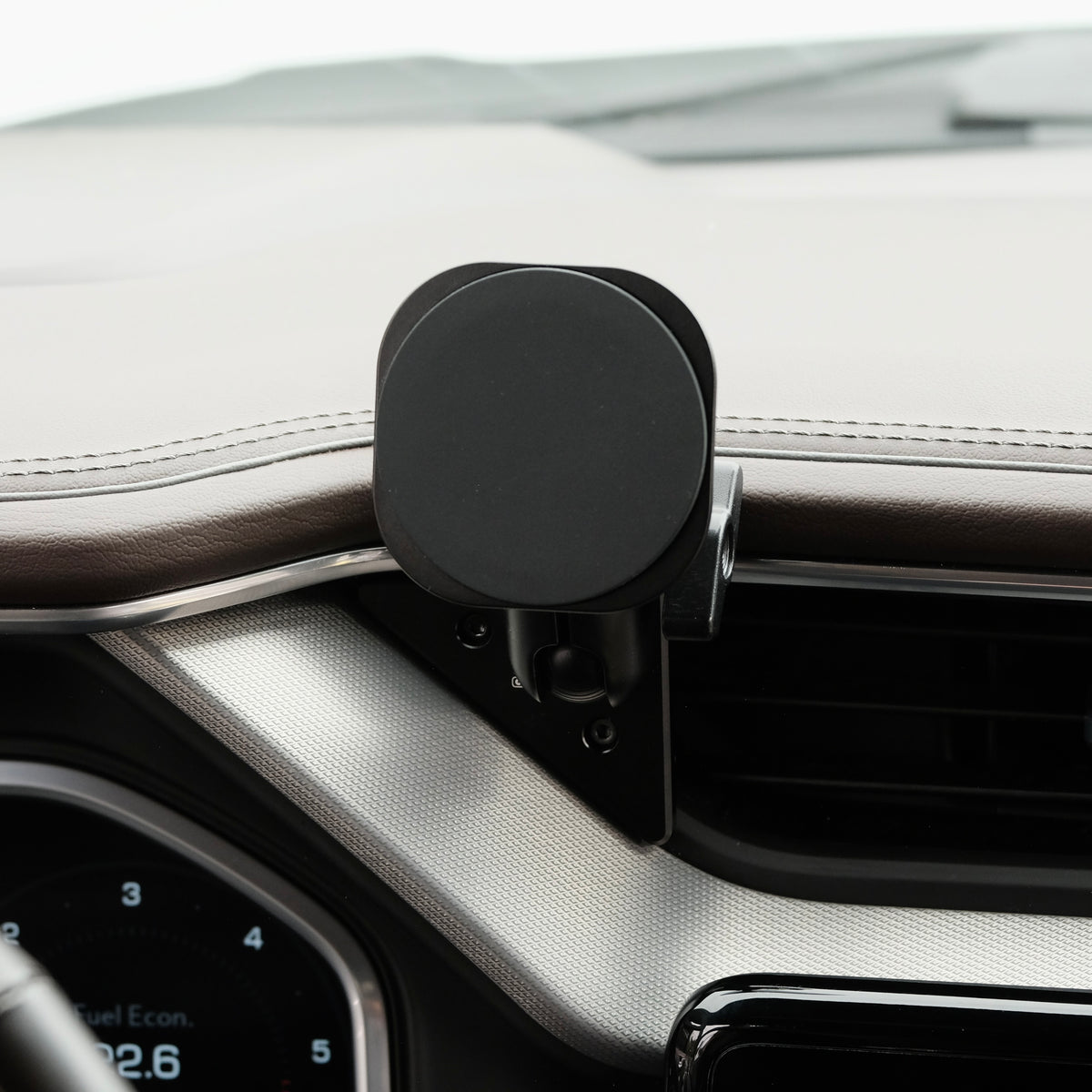 GMC Sierra 1500 2022-2026 | Sierra HD 2024-2026  (AT4, AT4x, Denali, Denali Ultimate) MagSafe-compatible Phone Mount
