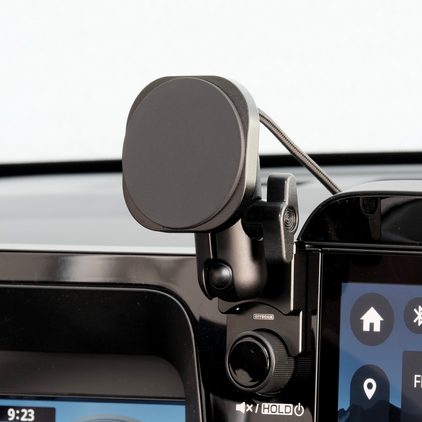 Subaru Outback 2026 MagSafe-compatible Phone Mount