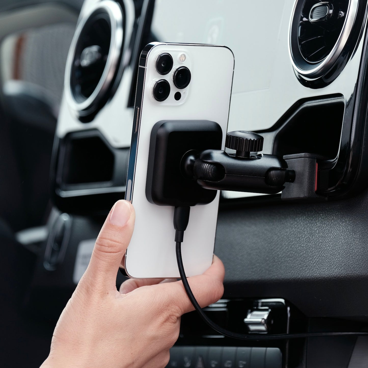 MagSafe Phone Holder for Sprinter VS30 2019-2023, Phone mount for Sprinter van, wireless charging magnetic phone mount