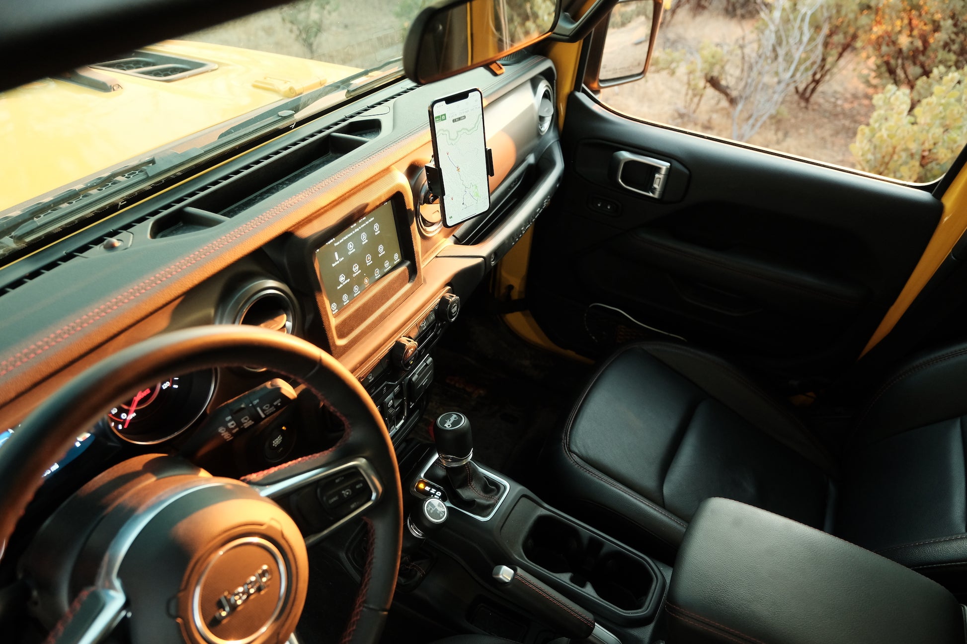 Free Open Source Jeep® JL / Gladiator air vent phone mount - Offroam
