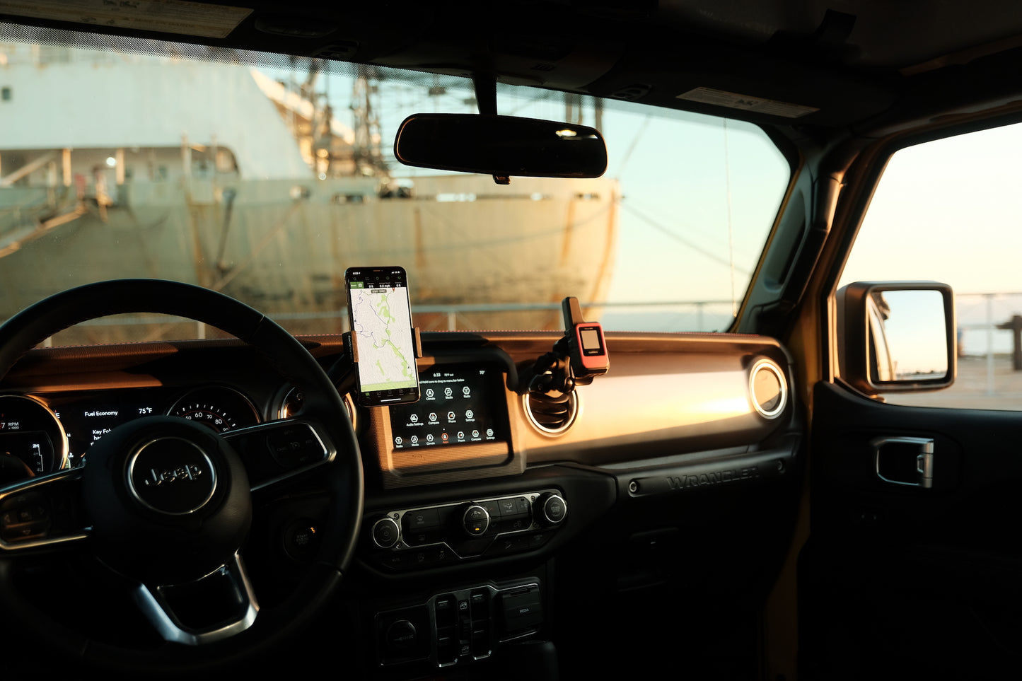 Free Open Source Jeep® JL / Gladiator air vent phone mount - Offroam