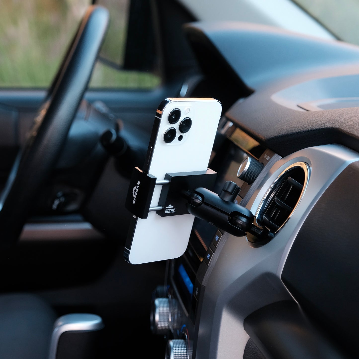 Phone holder for Toyota TUNDRA, 4x4 trail rated