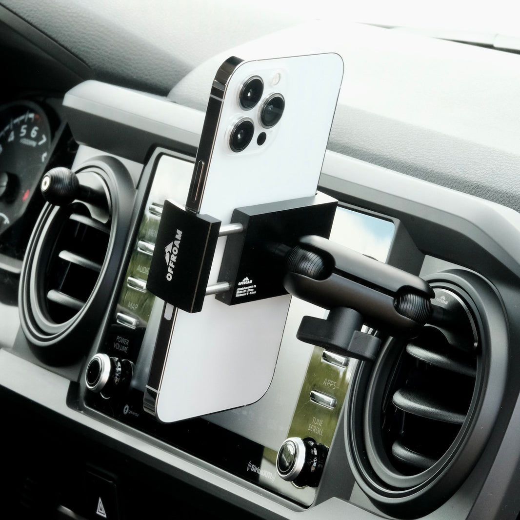 Toyota 20162023 Phone Mount & MagSafe Offroam OFFROAM